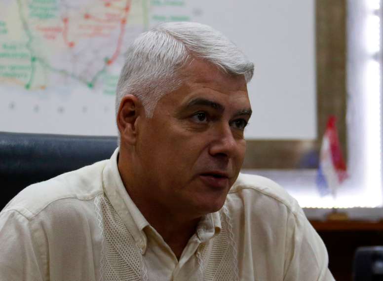En la imagen, el ministro de Obras Públicas y Comunicaciones de Paraguay, Arnoldo Wiens. EFE/Andrés Cristaldo/Archivo