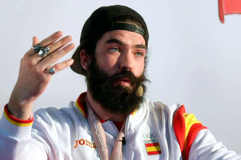 El medalla de bronce en los Juegos Olímpicos de invierno de PyeongChang 2018 Regino Hernández. EFE/Kiko Huesca/Archivo