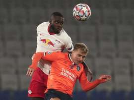 Les agents d'Upamecano ont rencontré le Bayern Munich. EFE