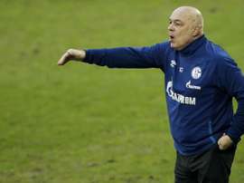 El Schalke 04 habría optado por cambiar de lleno el equipo. EFE