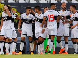 Olimpia, de sobresaliente: se lleva el 'Superclásico' y el liderato. EFE