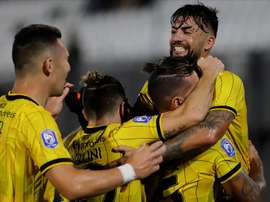 Guaraní cumple el trámite ante Royal Pari. EFE