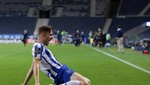 Toni Martínez roba los tres puntos en el último suspiro