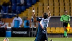 Mora deja al América de Solari con cara de pocos amigos en el 97'