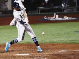 En la imagen, el parador en corto dominicano Willy Adames de los Rays de Tampa Bay. EFE/John G. Mabanglo/Archivo