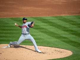 En la imagen, el abridor dominicano Huascar Ynoa de los Bravos de Atlanta. EFE/Shawn Thew/Archivo