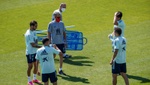 España volvió al trabajo y sigue esperando a Busquets