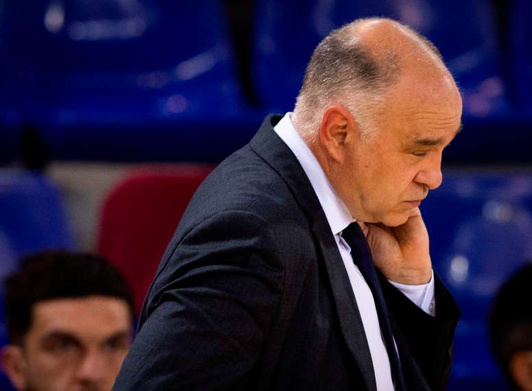 El entrenador del Real Madrid, Pablo Laso, durante el segundo partido de la final de la Liga Endesa que Barça y Real Madrid disputaron el martes en el Palau Blaugrana. EFE/ Enric Fontcuberta