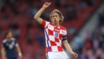 ¡Tremenda bronca de Modric a Rebic por su ausencia en el gol de Sarabia!