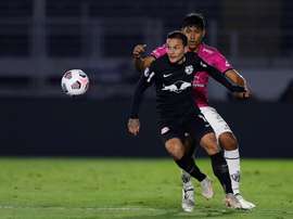 Bragantino pasó a cuartos de final tras empatar 1-1. EFE
