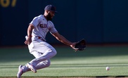 En la imagen, el jugador de los Indios de Cleveland Amed Rosario. EFE/John G. Mabanglo/Archivo