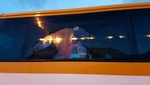 Detenidas varias personas por apedrear el autobús del Polvorin en Ribadeo