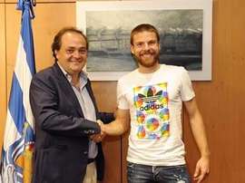 Asier Illarramendi signing for Real Sociedad. Twitter