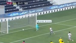 El golazo de Cazorla 'a lo Panenka': ¡el balón botó una vez antes de entrar!