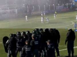 El árbitro se vio obligado a suspender el encuentro. Captura/TyCSports