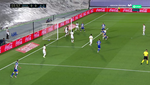 El larguero y Militao evitaron el gol del Alavés en el minuto 3
