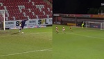 ¿Genialidad o pifia? ¡Gol de portería a portería en Inglaterra!