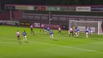 ¡Cuatro cabezazos para marcar un gol!