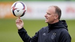 El hijo de Dennis Bergkamp está a prueba en el Arsenal