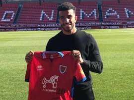 El futbolista fue presentado este sábado. Twitter/CDNumancia