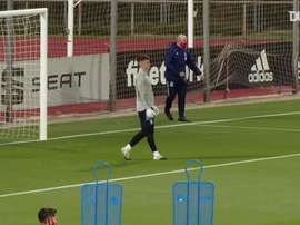 Kepa e suas grandes defesas no treino da Espanha. DUGOUT