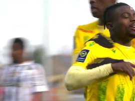 La première victoire de Kombouaré avec Nantes. dugout