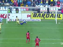 Osvaldo Martínez y un zapatazo de penalti. DUGOUT