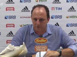 Ceni fala da maior dificuldade em trajetória pelo título. DUGOUT