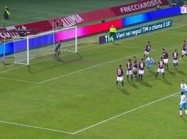 Le coup franc magnifique de Dries Mertens contre Bologne. Dugout