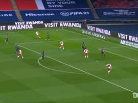 Le beau but collectif de Monaco contre Paris. Dugout