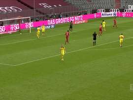 Le doublé de Lewandowski contre Cologne. dugout