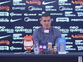 Mancini comemora gols marcados e elogia Mateus Vital. DUGOUT