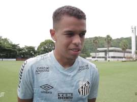 Sandry agradece elogios de Pituca. DUGOUT