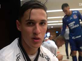 Vital e jovens do Corinthians comemoram gols e oportunidades. DUGOUT