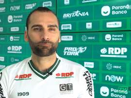 Léo Gamalho projeta Série B pelo Coritiba. DUGOUT