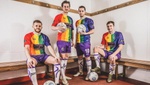 Más equipos como el Altrincham FC: camiseta arcoiris contra la homofobia