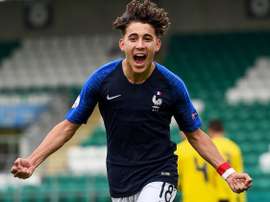 La déception d'Aouchiche après l'élimination des Bleuets au Mondial. Twitter/equipedefrance