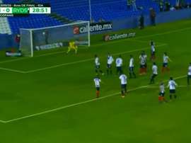 Layún inició la remontada poniendo el balón en la escuadra. Captura/TUDN
