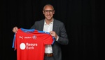 Larsson se aleja del banquillo del Southend United