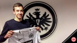 El Eintracht ficha a Cavar hasta 2021