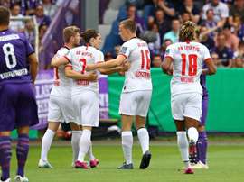 Le Red Bull Leipzig de Nkunku souffre mais se qualifie. Twitter/DieRottenBullen