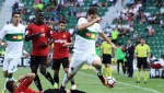 Ocho goles, locura y reparto de puntos final en el Elche-Nàstic