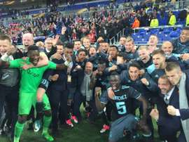 Saíram derrotados de França, mas foram os jogadores do Ajax que fizeram a festa. Twitter