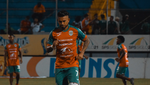 Marathón se pierde por el camino a los tres puntos