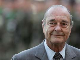 Une minute de silence en hommage à Jacques Chirac. Goal