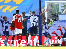 Maupay et Brighton matent Arsenal. GOAL
