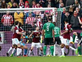 Sean Raggett scoring the game-winner for Lincoln City. Goal