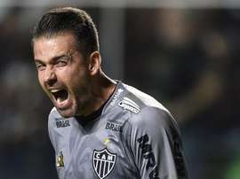 Victor pendura as luvas e se despede do Atlético-MG. EFE
