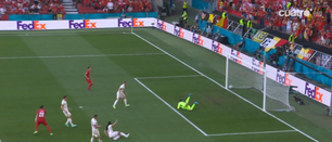 ¡Sorpresa en el 2'! Poulsen castigó un error de Bélgica con el 1-0