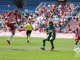 El Almería superó al Elche en un partido con ocho goles. LaLiga